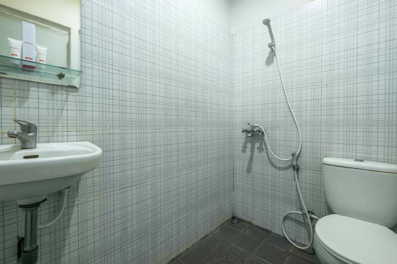 Oyo 1444 Patradissa Stasiun Bandung Hotel Kültér fotó
