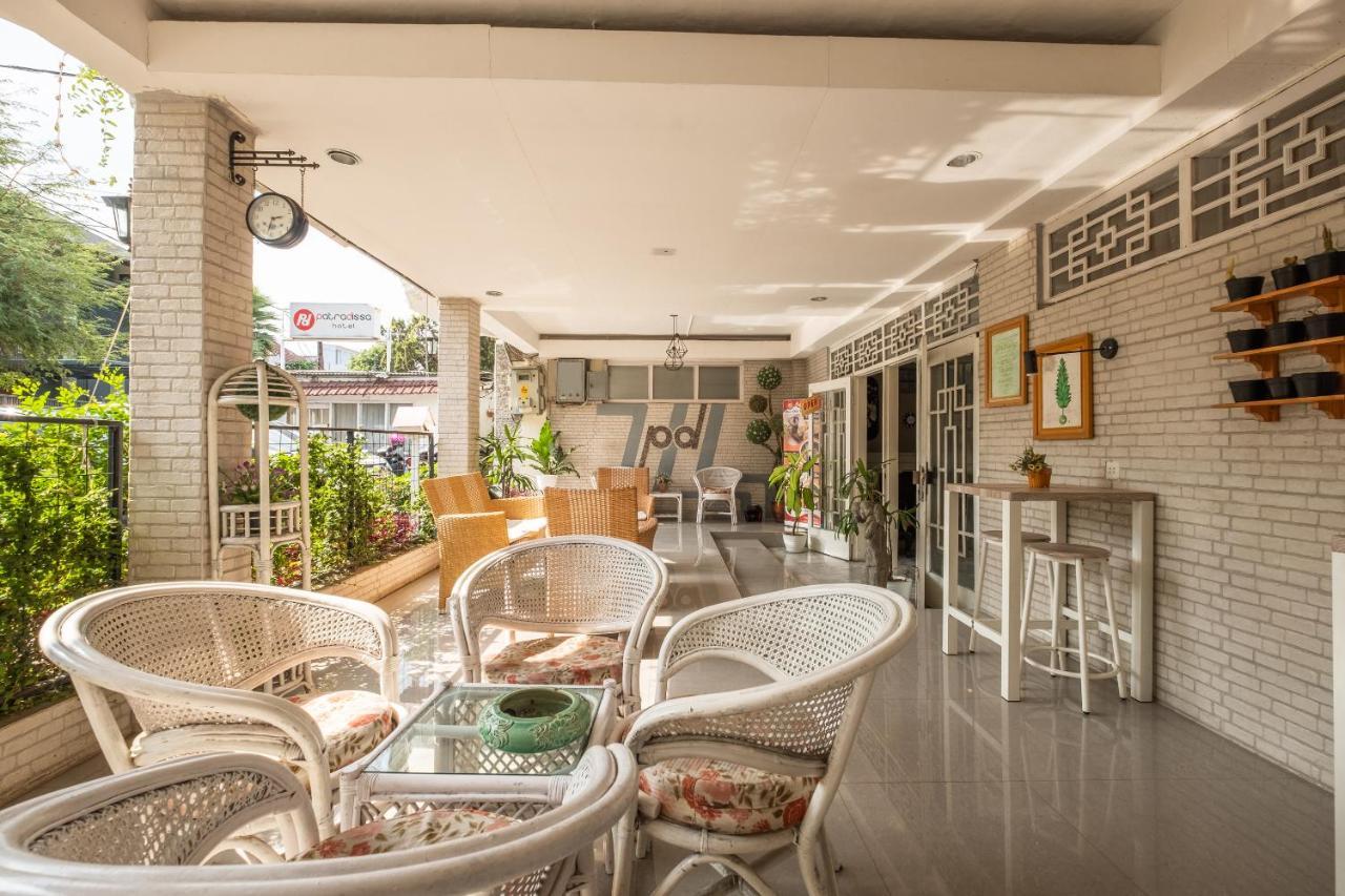 Oyo 1444 Patradissa Stasiun Bandung Hotel Kültér fotó