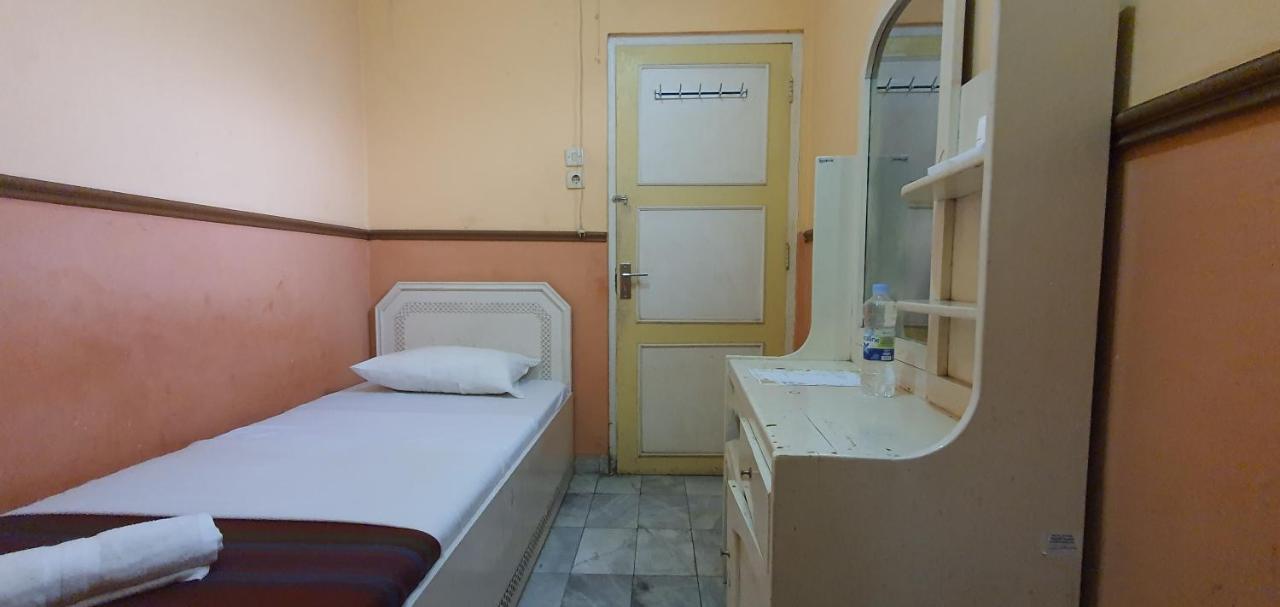 Oyo 1444 Patradissa Stasiun Bandung Hotel Kültér fotó